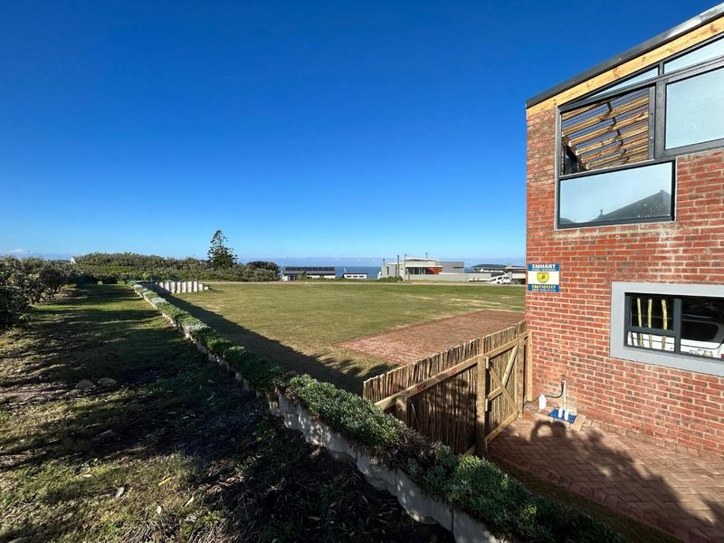 To Let 1 Bedroom Property for Rent in Cape St Francis Eastern Cape